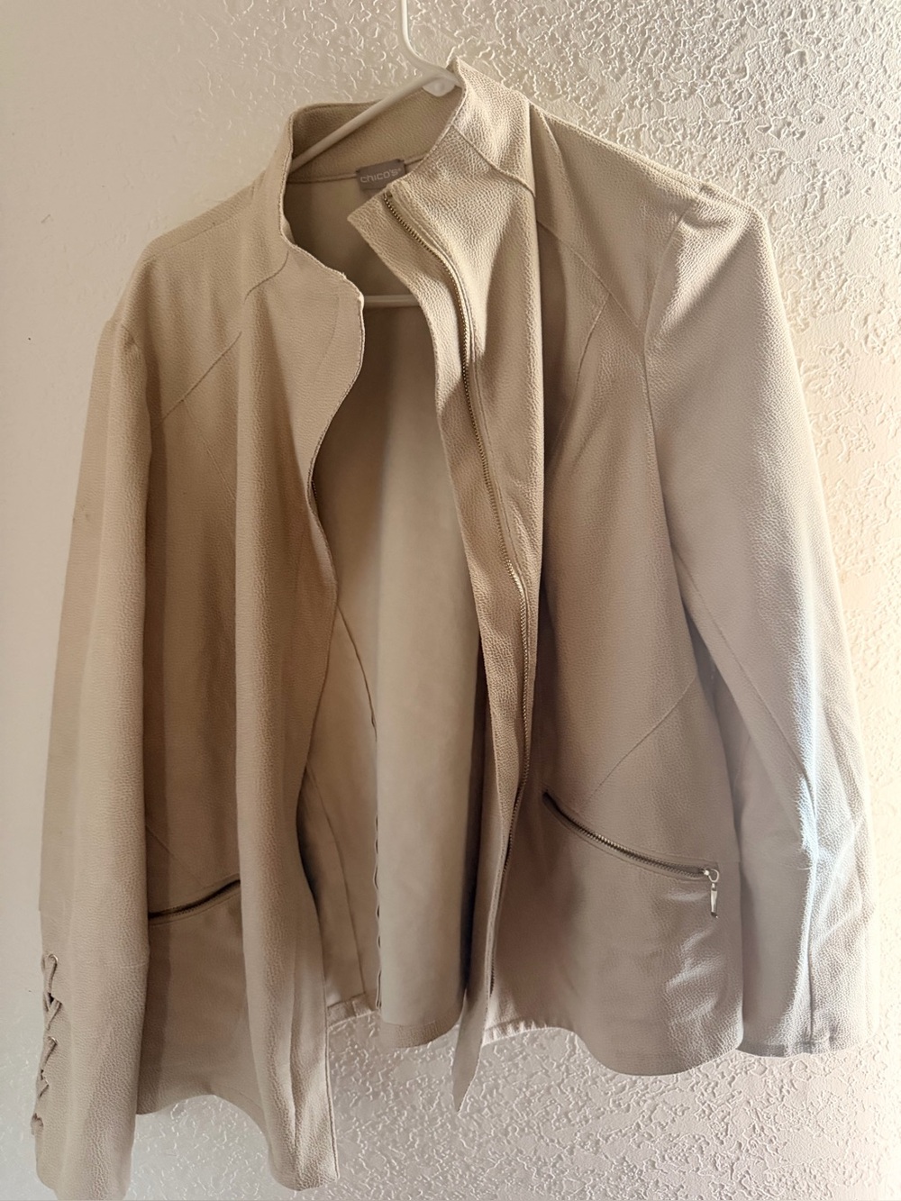 Chico's Taupe-Cream Textured Zip-Pocket Jacket